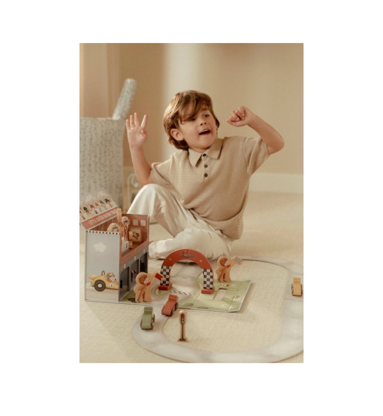 Caja de Juego con Pista de Carreras FSC
Little Dutch