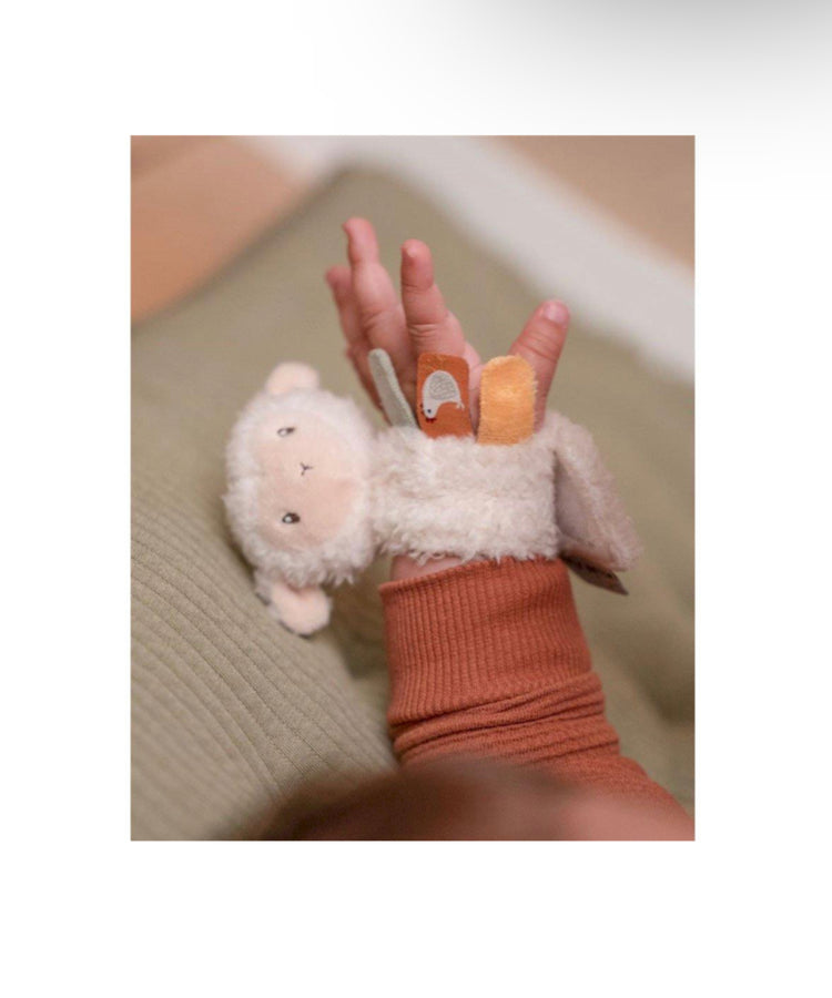 Sonajero de Muñeca Oveja Little Farm
Little Dutch