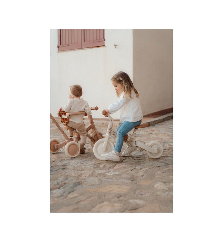 Triciclo con Barra 4 en 1 Blanco Flores
Little Dutch