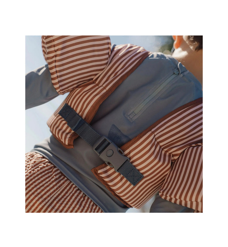 Chaleco con Manguitos Ocean World Brown
Little Dutch