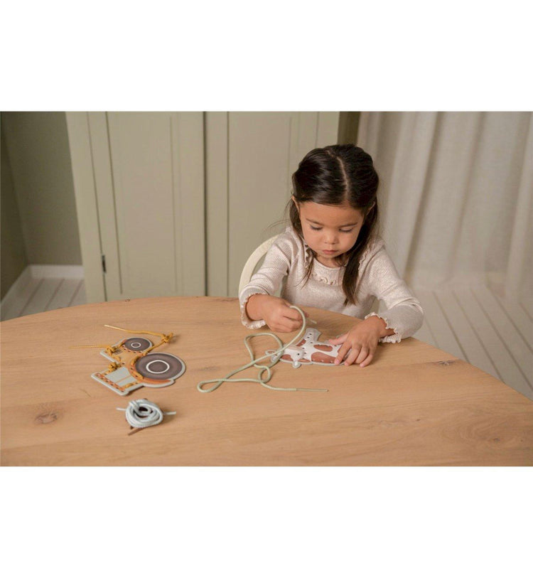 Tarjetas Para Enlazar Cordones Little Farm
Little Dutch