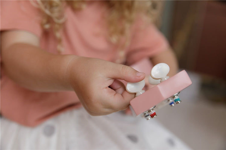 GUITARRA ROSA LITTLE DUTCH