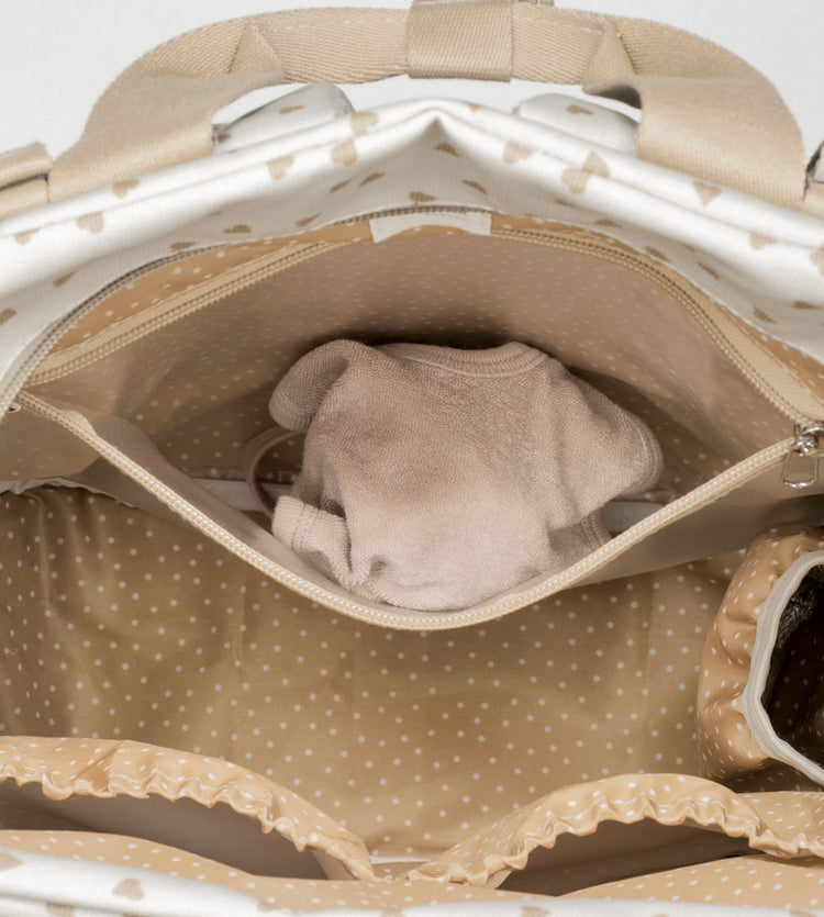 MOCHILA CORAZONES POPPY CANELA