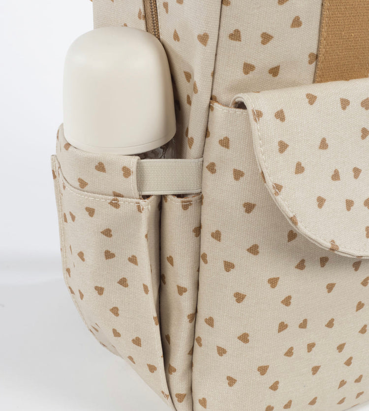 MOCHILA CORAZONES POPPY CANELA