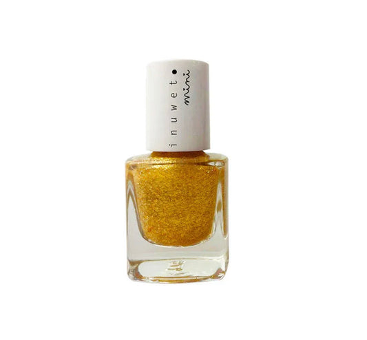 Esmalte al agua color dorado con olor a papaya